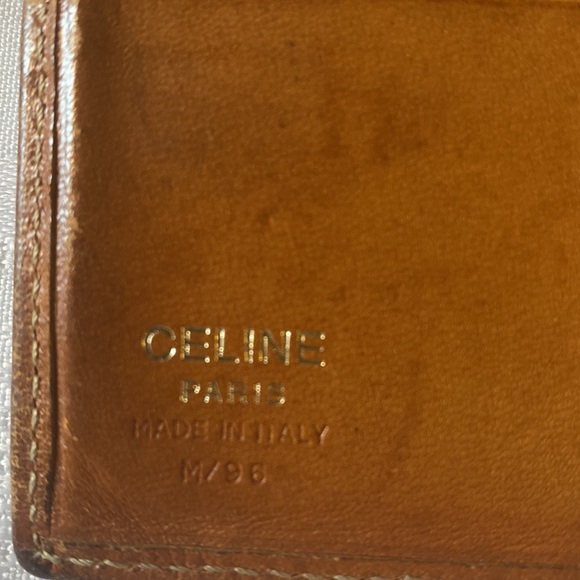 Vintage Celine Wallet color transfer scratches inside minimal rubs - Picture 9 of 14